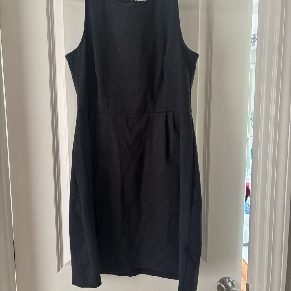 Elegant Black Sleeveless Dress
